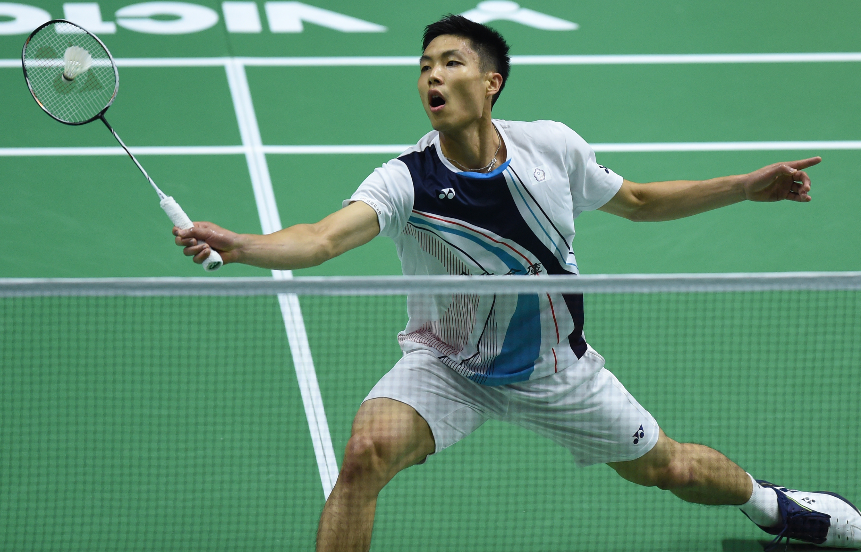 三人组合形 三人组合形